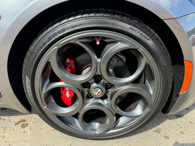 ALFA ROMEO 4C
