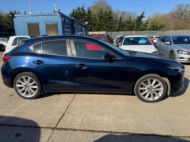 MAZDA MAZDA3